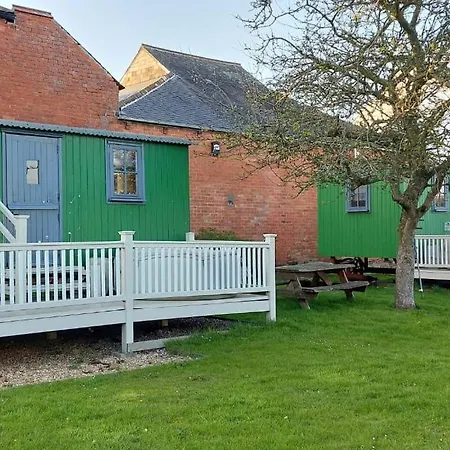 Shepherds Hut, Ryans Retreat, * Bowness-on-Solway