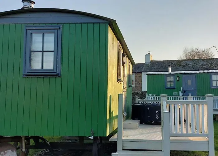 Ryans Retreat, On Solway Perfect For A Break When Walking Hadrians With A Hot Tub Bowness-on-Solway